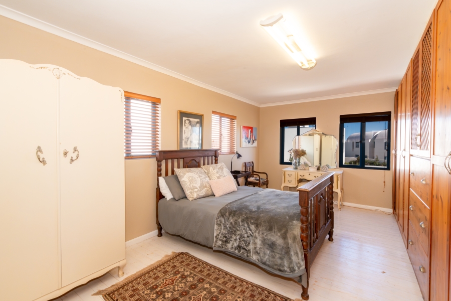 4 Bedroom Property for Sale in Paradise Beach Western Cape